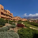 Skyview Apartment *