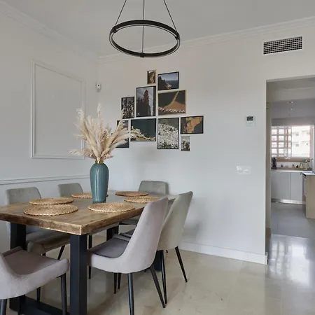 Skyview Apartment *